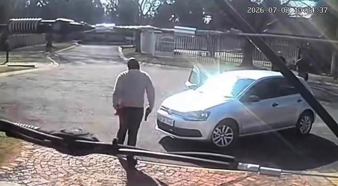 Patriot_S_A's tweet photo. Shocking CCTV footage captures the moment as a group of Jehovah's Witnesses get robbed at gunpoint in broad daylight. https://t.co/lofCXWIJoI
