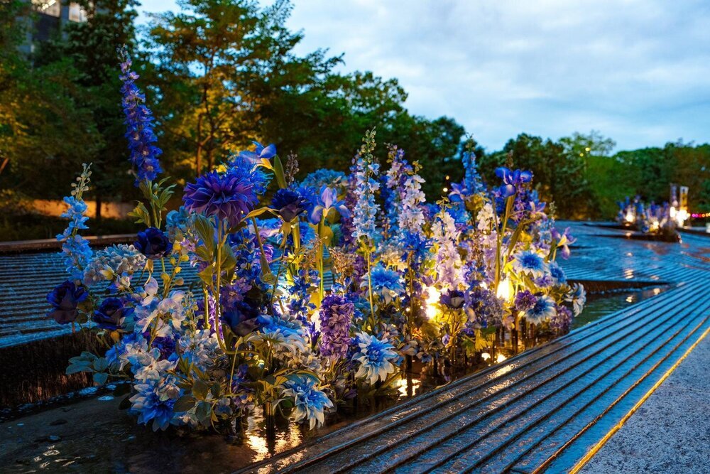 fashionpressnet's tweet photo. 「みなも花灯り」“水面に浮かぶ花×ほのかな光”に包まれる大手町の癒しイベント

こだわりのフードやお酒を楽しめるキッチンカーも - https://t.co/gc9XT2O2VC / PR https://t.co/6flhzPEmKt