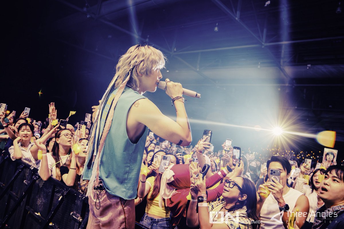 Threeanglespro's tweet photo. PRIMADONNAs, you truly seized the day with FTISLAND at the 2026 FTISLAND TOUR 0 — XIX — III ‘FaTe’ in SINGAPORE! 🎉 

🪄 Take a look at these show day photos and relive the night where our FaTes have crossed, lived, loved, and filled the city with magical memories with FTISLAND, one we will always look back on 📸

🔗: https://t.co/IPAj3cidq3 

Organizer: O.N worldwide
Co-organizer: Three Angles Production

#FTISLAND #FT아일랜드 #PRIMADONNA #FaTeinSINGAPORE #ONworldwide #ThreeAnglesProduction
