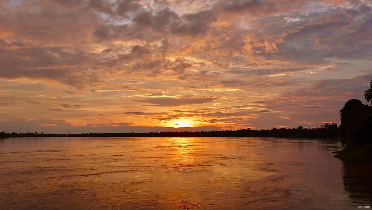 KLERBOX's tweet photo. Welcome to the Jungle 💚
Sunset on the Amazon, Iquitos 🇵🇪 https://t.co/K3rgJx4Zwl