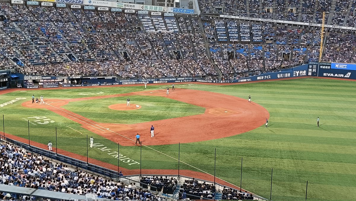 iipyon0507's tweet photo. 今日はここから！
#野球未来創造SERIES
みずしな孝之先生の東克樹アクリルキーホルダーと一緒に
そしてお気に入りになった間宮堂のとろサーモンとほたて丼
これは美味い！
#みてくれっさー https://t.co/8EDv29hfCq