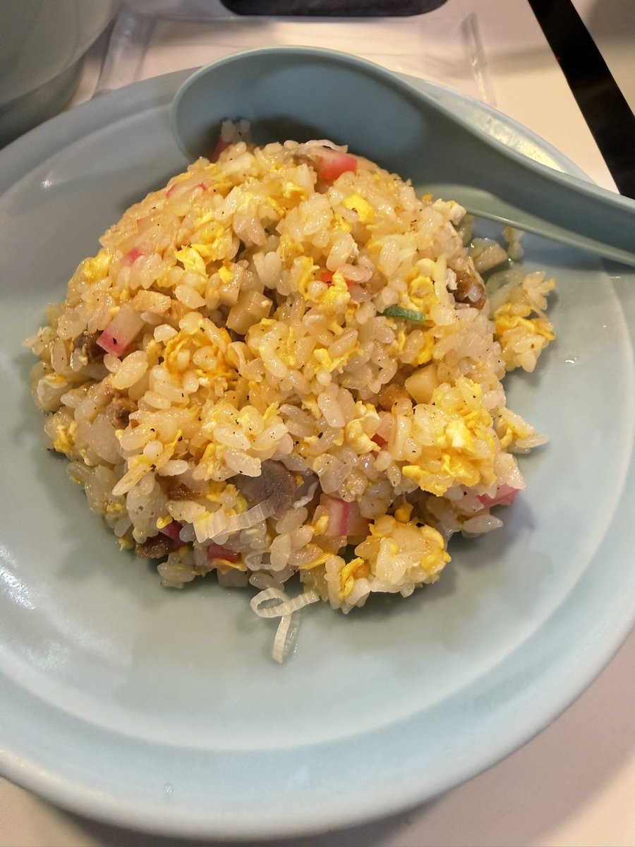 tencho_358's tweet photo. ここの坦々麺がめちゃ美味いと聞いてて

いつか行こうと思ってて🥺やっと来れた🫣

心許ないので小さな小さな炒飯を頼みました

( 'ω')ﾁｽ https://t.co/u9snA7GrzD