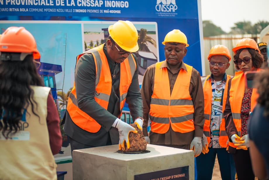Jtemag_rdc's tweet photo. Cérémonie de la pose de la première pierre de la construction de l'Agence de la CNSSAP Inongo, dans la Mai-Ndombe,  ce mardi 07 juillet 2026. La mission d'Itinérance Equateur-Mai-Ndombe se cloture ainsi avec cet événement historique pour la province. https://t.co/nYQgbtjW5M