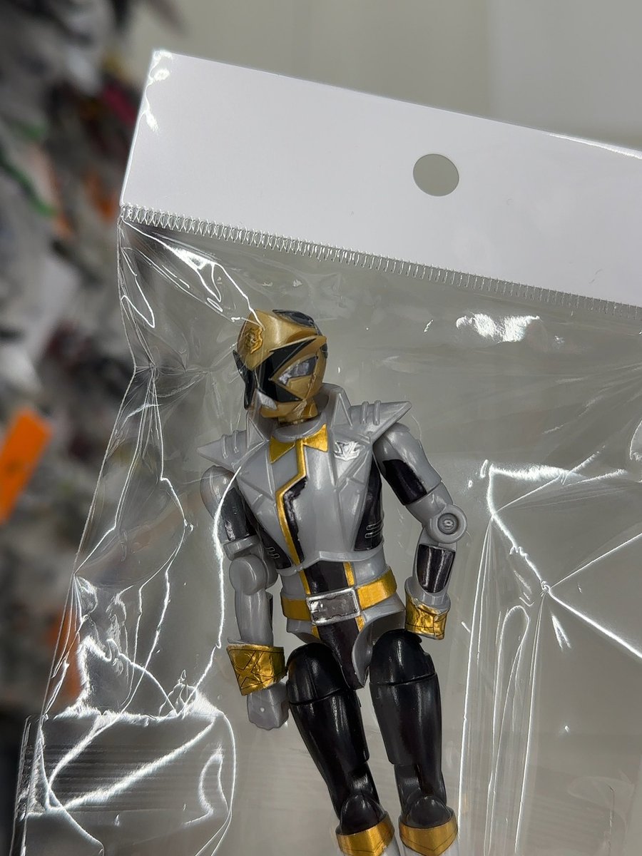 emu_st005's tweet photo. 頭が間違ってるのか、
身体が間違ってるのか分からないぞ！！笑
しかも片手無いし！！！笑笑

よく売りに出せたな！！って感じ笑笑 https://t.co/bAFjBKinio