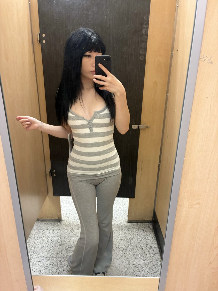 Kitty0188831's tweet photo. https://t.co/2v1PausG8s