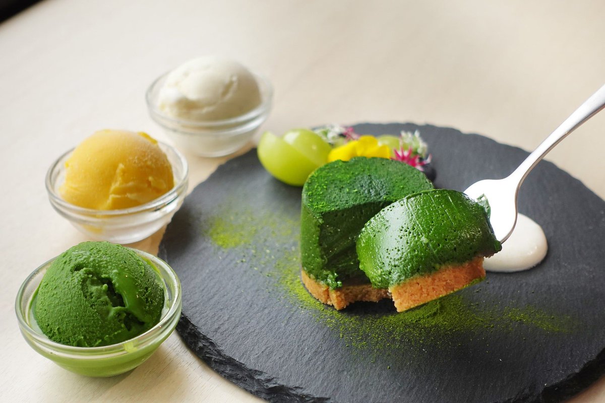 Lovematcha_bot's tweet photo. 【７月９日より提供開始】
浅草で良質な抹茶と贅沢な時間を味わう新メニュー
【お濃茶タルトが主役　午後の抹茶プレート】
～素材にこだわったジェラートも食べ放題～ 

https://t.co/Q44ofrNLrS https://t.co/f0m9NjSk1h