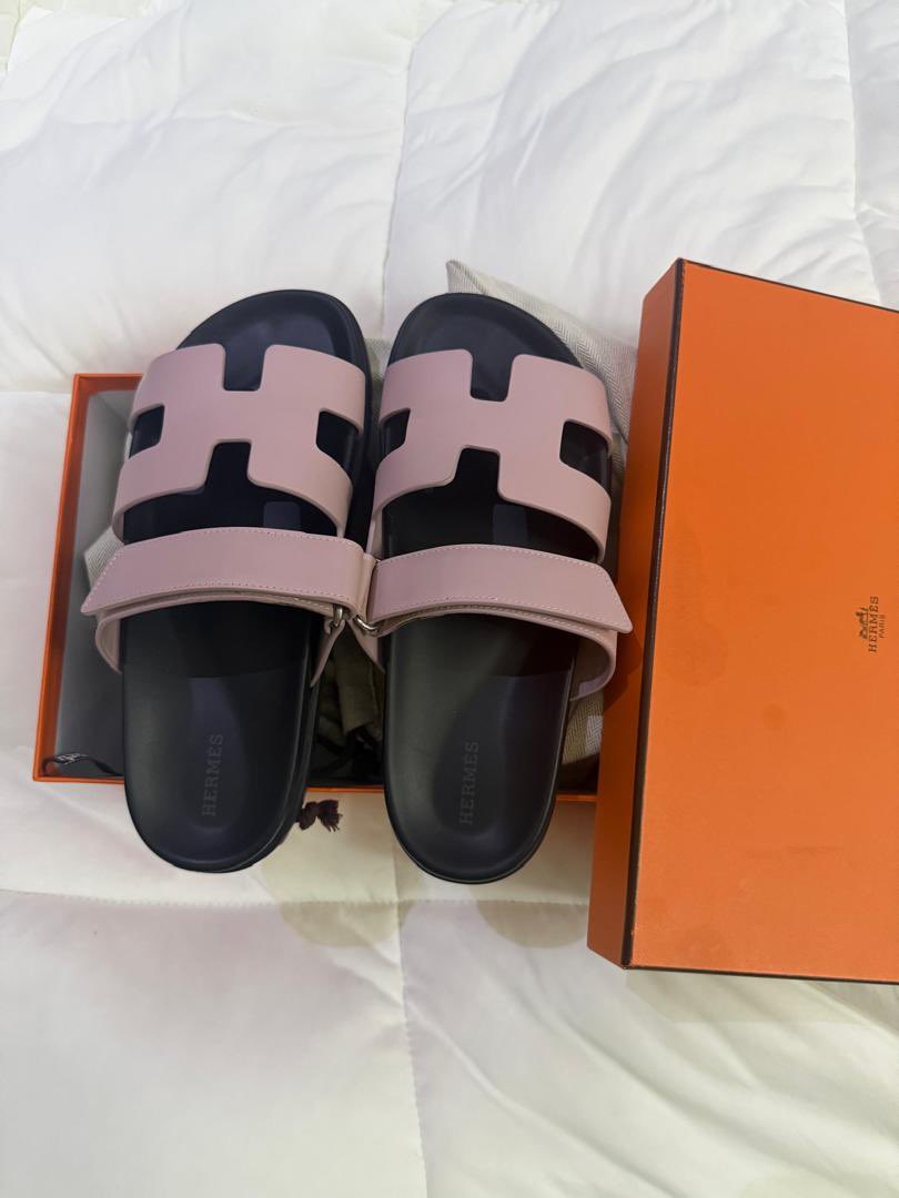 narasconsignmnt's tweet photo. Hermes chypre sandals size 40.5(fits a 40)
$850
box and dust bag available
#narasconsignmentstore #hermes #hermessandals #luxury https://t.co/7bYWWU72Av