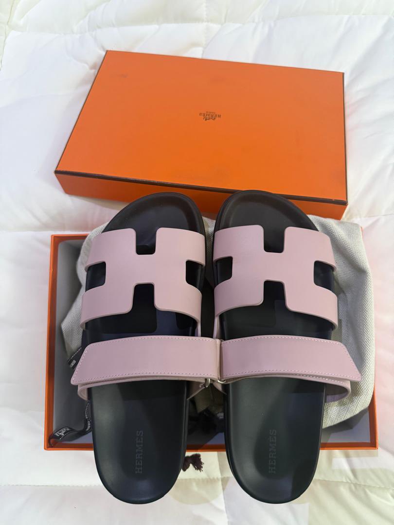 narasconsignmnt's tweet photo. Hermes chypre sandals size 40.5(fits a 40)
$850
box and dust bag available
#narasconsignmentstore #hermes #hermessandals #luxury https://t.co/7bYWWU72Av