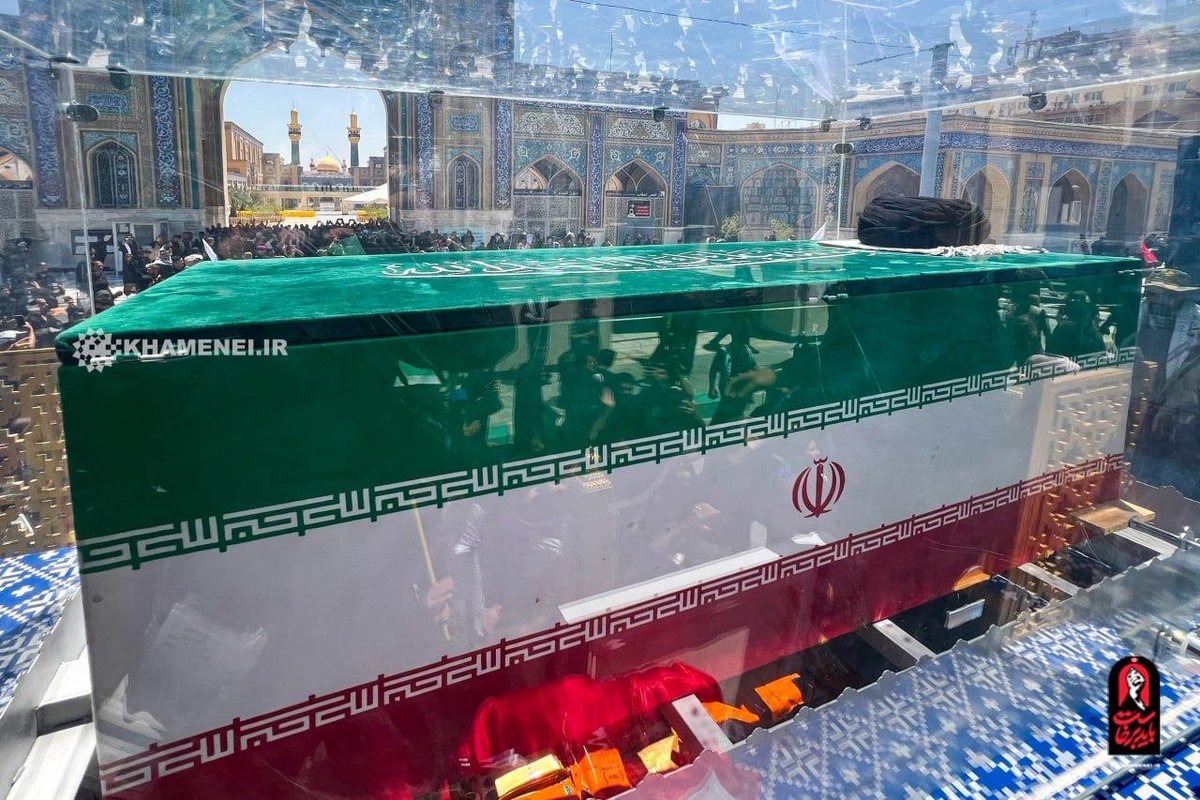 taninamiri's tweet photo. از زبانِ آقای شهیدمان بخوانید: 
بوده عمری آرزوی من که در شهر نجف
آیم و بوسم ضریحت از دل و جان یا علی!
#کشور_دوست
#باید_برخاست https://t.co/DsPdD8S7ig
