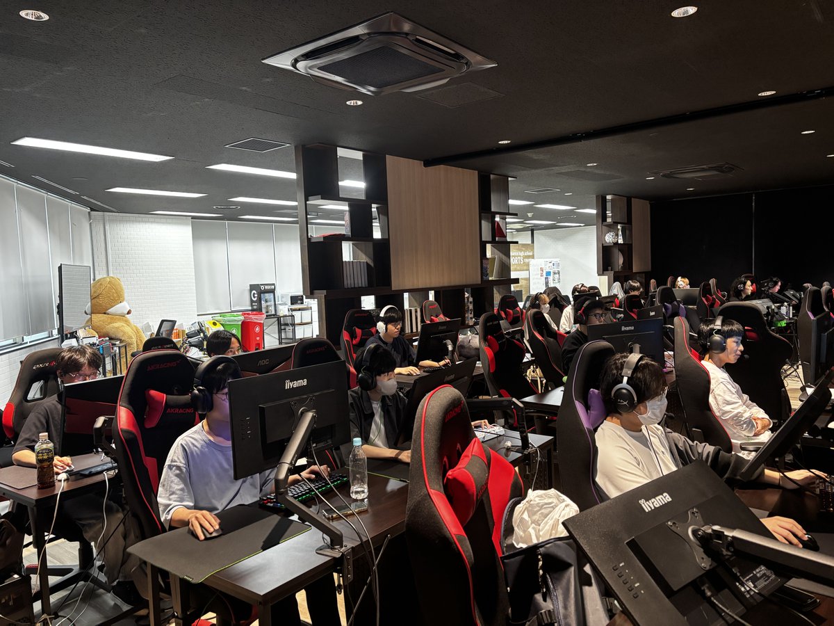 rune_yokohamacp's tweet photo. 【ブログ更新✨】 

#ステージゼロ  #ヴァロラント 部門のインタビューを公開！
熱戦の裏側や、今のチームのリアルな想いをじっくり語ってもらいました🔥

セミファイナルは7月11日配信！ 
ぜひ #ブログ を読んで、当日は一緒に熱い応援をお願いします📢

👇記事はこちら
https://t.co/PKlf4CEKpo https://t.co/ZGNGgdSuxk