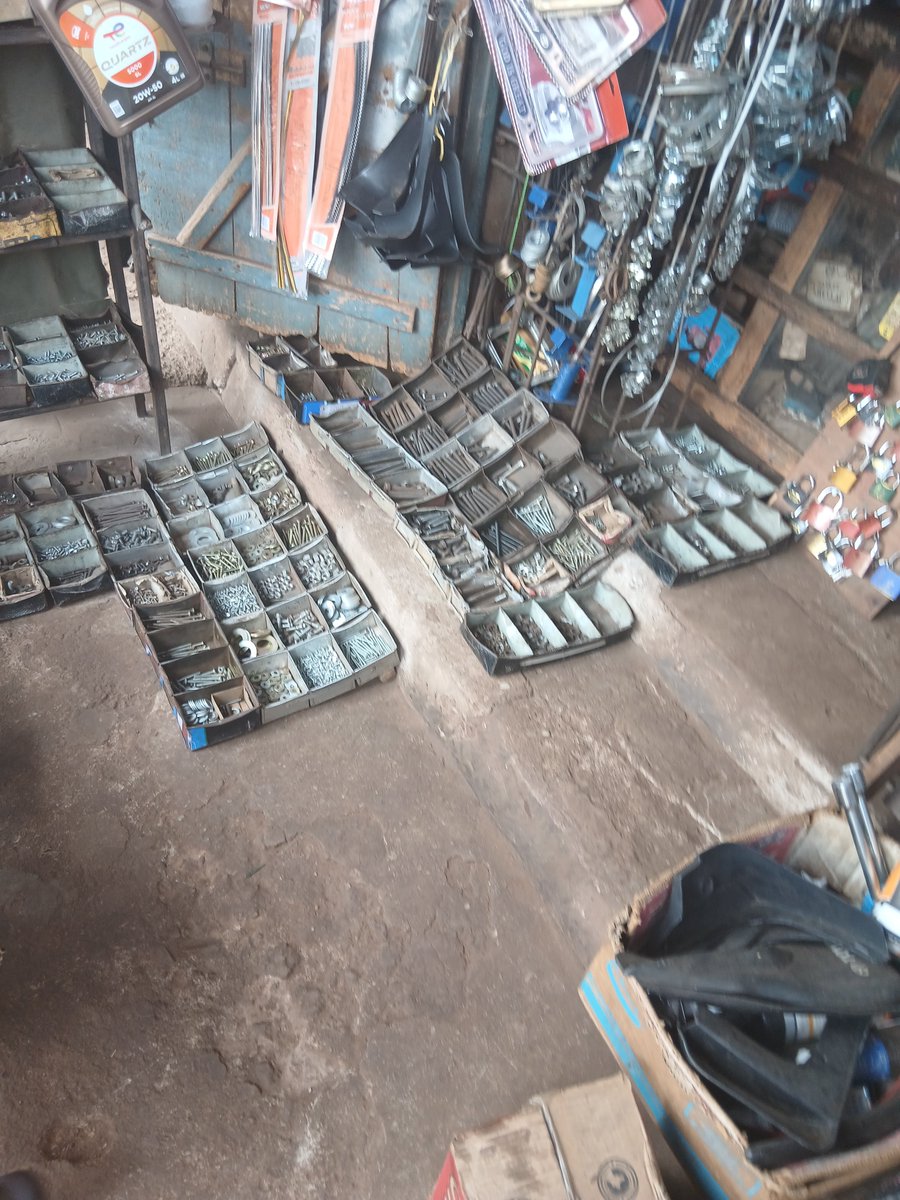 Maazijnr's tweet photo. My mechanic estimated N250k to fix my car.
Omo na so my eye red, I dropped the big man in me and got the motor parts myself.
From 250k parts I got it for 89k, mechanics are just cooperate thieves. https://t.co/ThrsCu7UWh