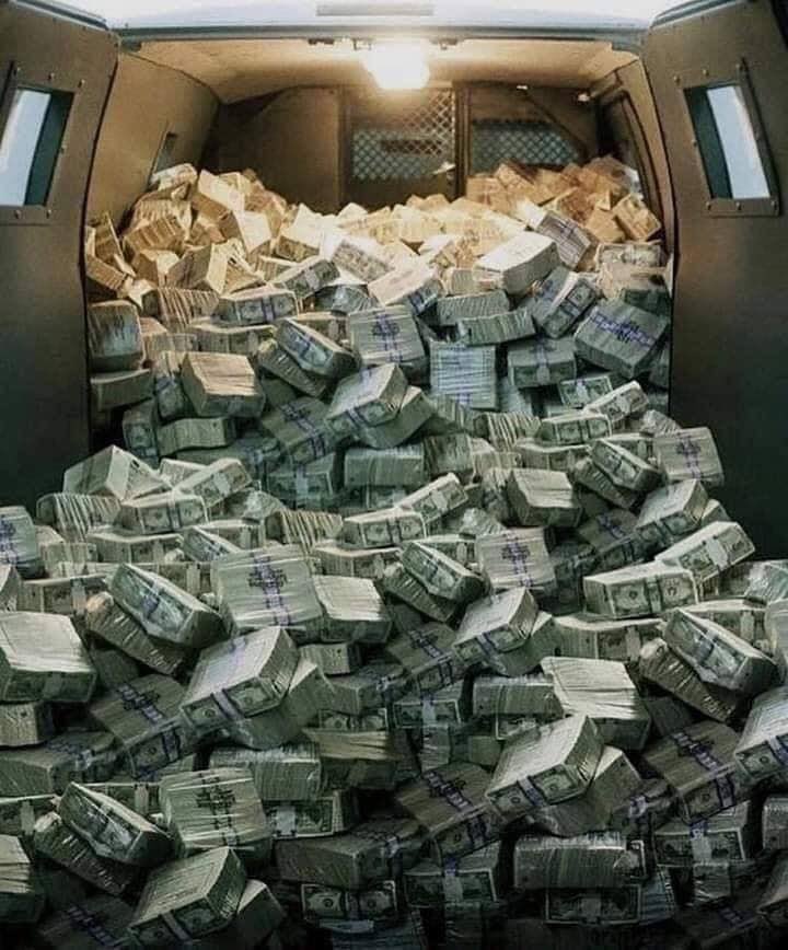 Indie5051's tweet photo. Mujer gana 42 millones de dólares en una máquina de apuestas, pero el casino dice que fue un error y ofrece solo 2 dólares. https://t.co/eyVoaPkCRb
