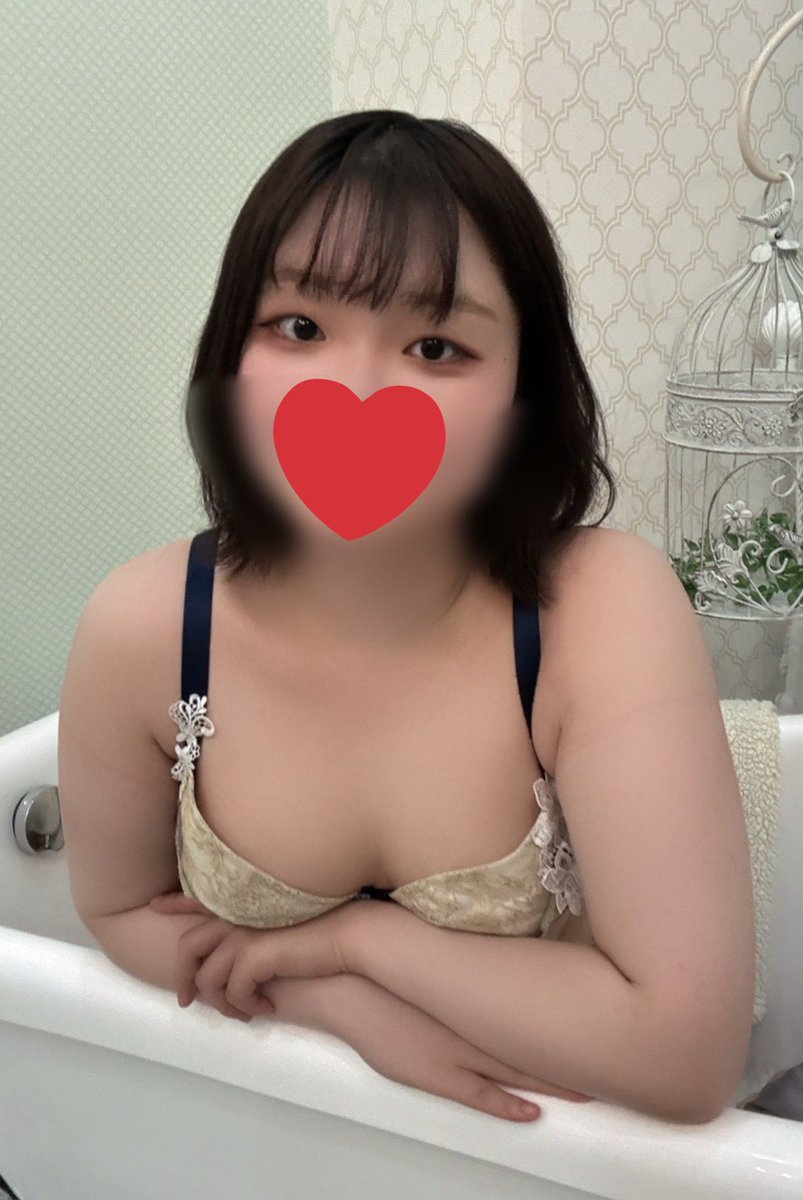 apps_cast_now's tweet photo. 7月20日(月㊗️)開催決定‼️

＜㊗️初脱＞
【まりちゃん撮影会】

モデル：まりちゃん
T160/B86(Ｅ)W62/H87
趣味：読書
特技：ピアノ

激カワの顔立ち✨
色気満点のムチっとボディ😍話しやすく接しやすい人柄の現役女子大生💕

🗓️7/10(金)21:15予約開始📸
https://t.co/t1yPs385vg https://t.co/9qFfuKVPL6