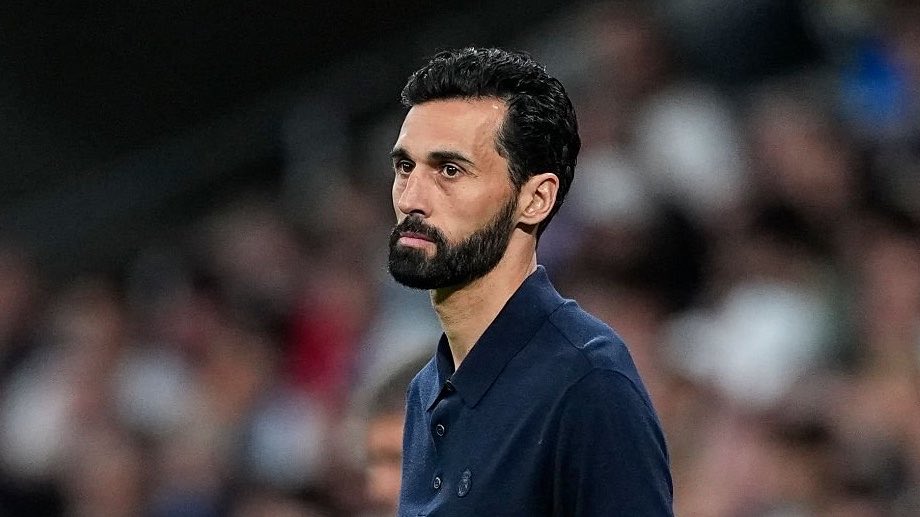 SeputarMadrid's tweet photo. Efek domino pergantian pelatih di musim panas 2026:

José Mourinho (Benfica - Real Madrid)
Marco Silva (Fulham - Benfica)
Álvaro Arbeloa (Real Madrid - Fulham). https://t.co/ZDF6g8ioeS