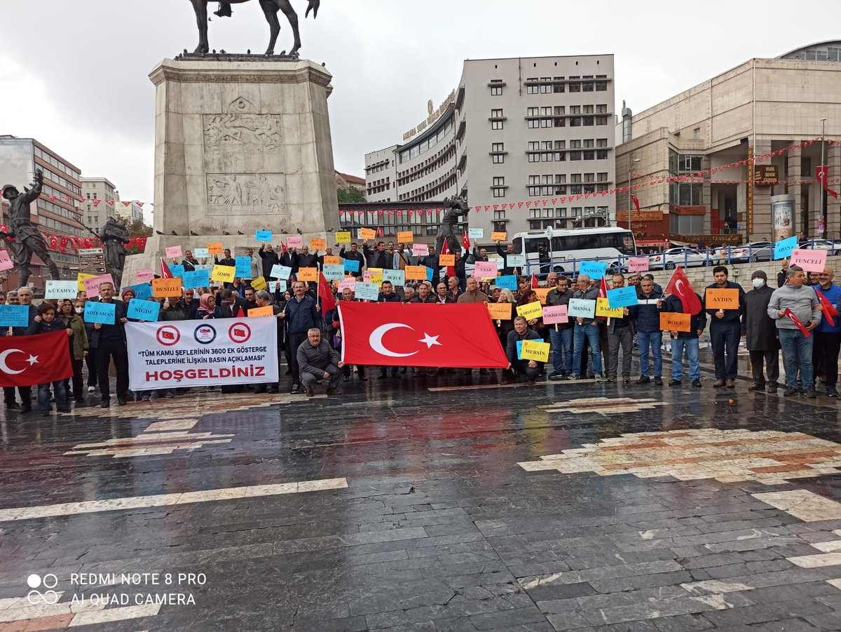 KamuSefleriD_G's tweet photo. Yönetici #TümKamuŞefleri ne reva görülen 2800 ek gösterge, iş yükümüz ve sorumluluklarımıza karşı bir anlam ifade etmemiştir. Sayın @RTErdogan 2023'te 3600 sözünü zaten verdi. Daha neyi bekliyoruz? Mağduriyet neden devam ediyor! @isikhanvedat @_cevdetyilmaz @memetsimsek https://t.co/xLQzj0mANA
