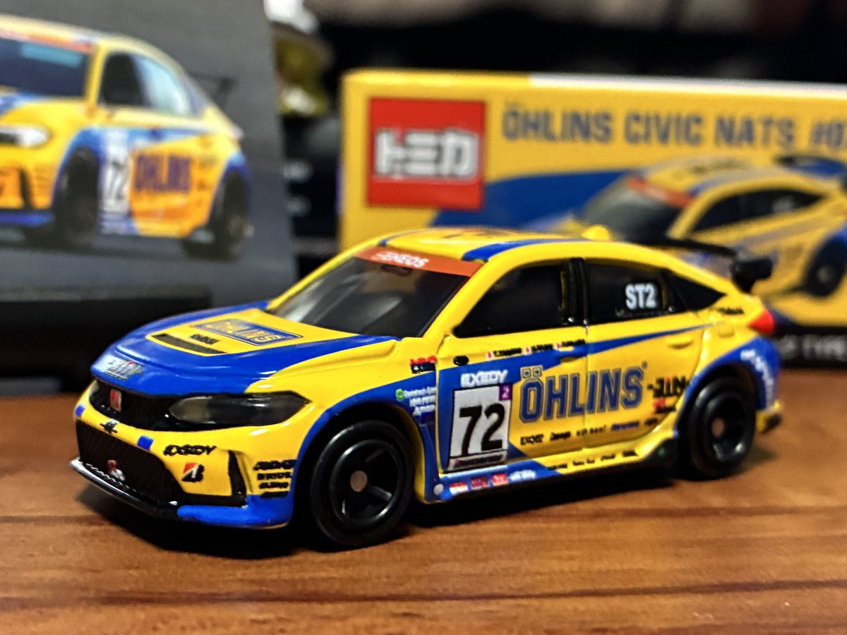 92TIME's tweet photo. 初めて特注トミカを買った
小さいサイズにギュッとスポンサーロゴが詰まってて通常品にはない情報量で良い
他のスーパー耐久マシンも欲しくなる https://t.co/vTpckv2QFQ
