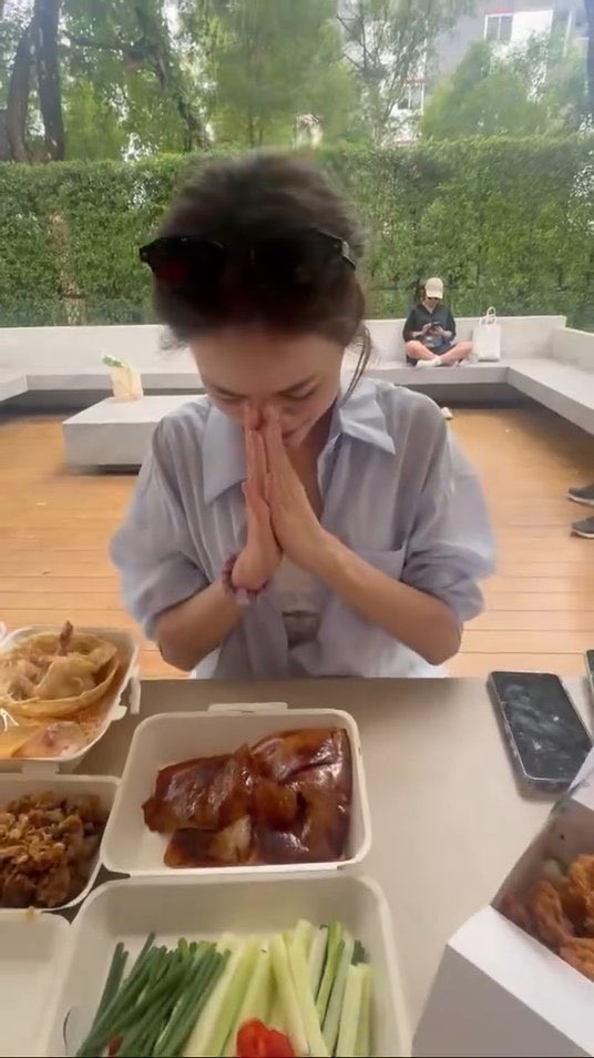 roundpango's tweet photo. ถ้าผมผิดผมขอโทด แต่ผมผิดอะไร https://t.co/x9SNx99Cvo