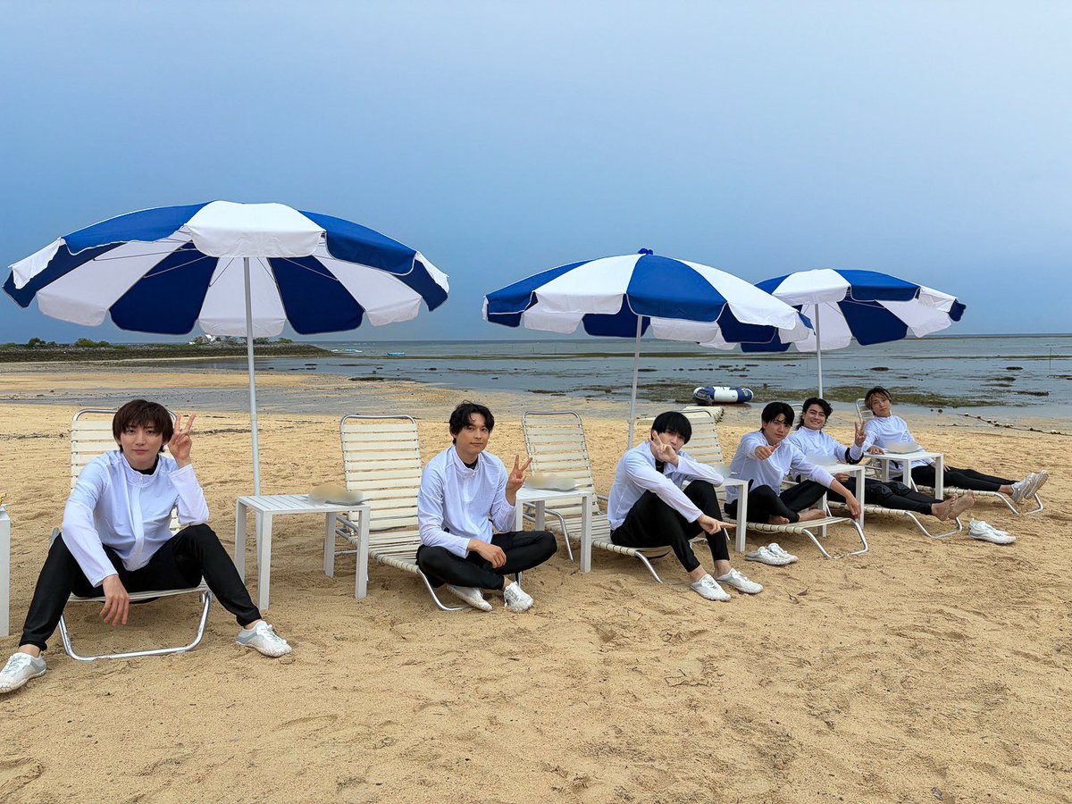 6sixtones_tbs's tweet photo. SixTONES大騒ぎの沖縄ツアーは
いよいよ来週放送🌺

“プライベートビーチで遊びたい"という
願いにムロさんが用意したプランとは！？🏝️

🔈 『6SixTONES』𝟩/𝟣𝟨(木)よる𝟫時💎
(※放送時間が変更になる場合がございます)

#シクスト
#6SixTONES https://t.co/gB2Gs4PV2p