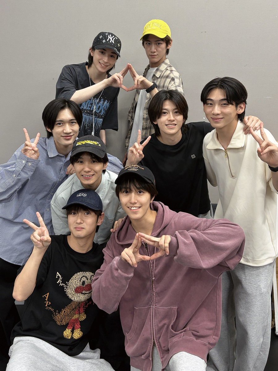 RISUTO_S0504's tweet photo. #おかソニ 稽古毎日楽しいです😊
もうすでに稽古場炊き上がってます🔥
セラボのみんなと再会しました！

#ラブ米 https://t.co/OGizZtiG7H