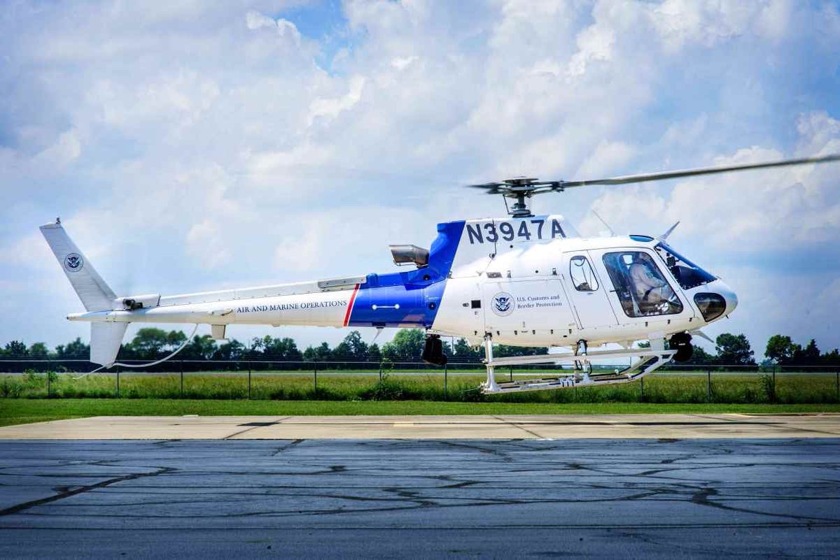scramble_nl's tweet photo. New Airbus H125s will guard US borders

read more by clicking on the link below:

https://t.co/ipqf7ZS3tD

photo: Photo  Dianne Bond - AIRBUS

#airbus #H125 #airbushelicoptersh125 #airbushelicopters https://t.co/DkyfY3B93R