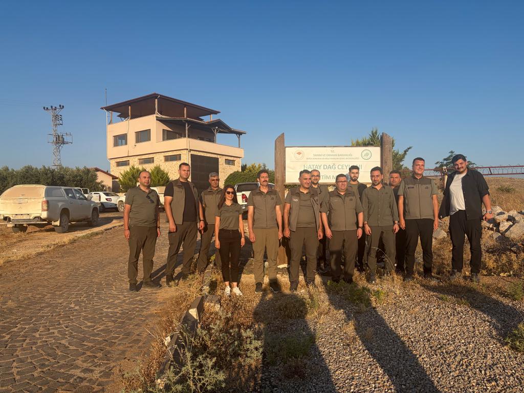 ADANADKMP7's tweet photo. Genel Müdür Yardımcımız Sayın Paşa Enver BAYSA ve Yaban Hayvanı Üretimi ve Rehabilitasyonu Şube Müdürü Vural MUTİŞ, Hatay ilimizde bir dizi ziyaret ve incelemede bulundu. https://t.co/7KxkBw2sSA