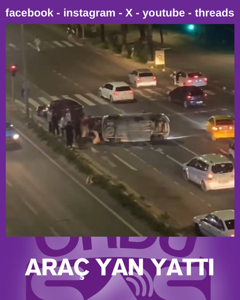 _orduses_'s tweet photo. ORDU | Fatsa Karadeniz Sahil Yolu'nda, kaza sonrası yana devrilen aracı gören sürücüler aracından indi, sahilde yürüyüş yapan vatandaşlar yardıma koştu. Kazada 4 kişi yaralanırken, olay yerine sağlık ve polis ekipleri sevk edildi.

#kaza #fatsa #ordu https://t.co/tCILTuewIW