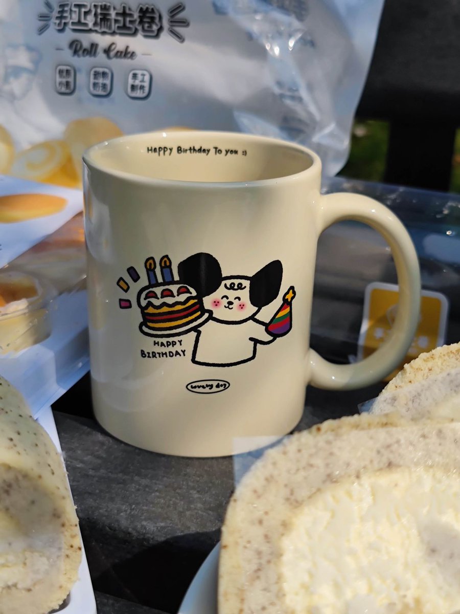 Schweeegiii's tweet photo. [Tired of plain mugs Upcycle old fabric scraps into cozy mug cozies in 10 mins! Super easy DIY for a lazy weekend ] https://t.co/ASlVz5k5EC