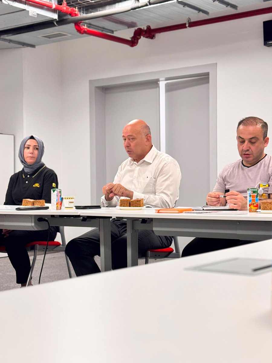ismailcicek4171's tweet photo. FARBA OTOMOTİV işyerimizde aylık zorunlu kurul toplantısını üyelerimizin katılımıyla gerçekleştirdik. https://t.co/SN6zKlZgds