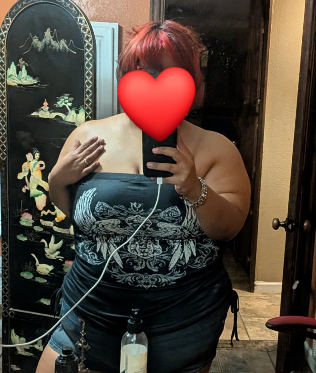 plumpedmoonz's tweet photo. Soft feet. Thick thighs. High standards. If you want my attention, your wallet should speak first. 👣💸 https://t.co/gvWQcXb1UP