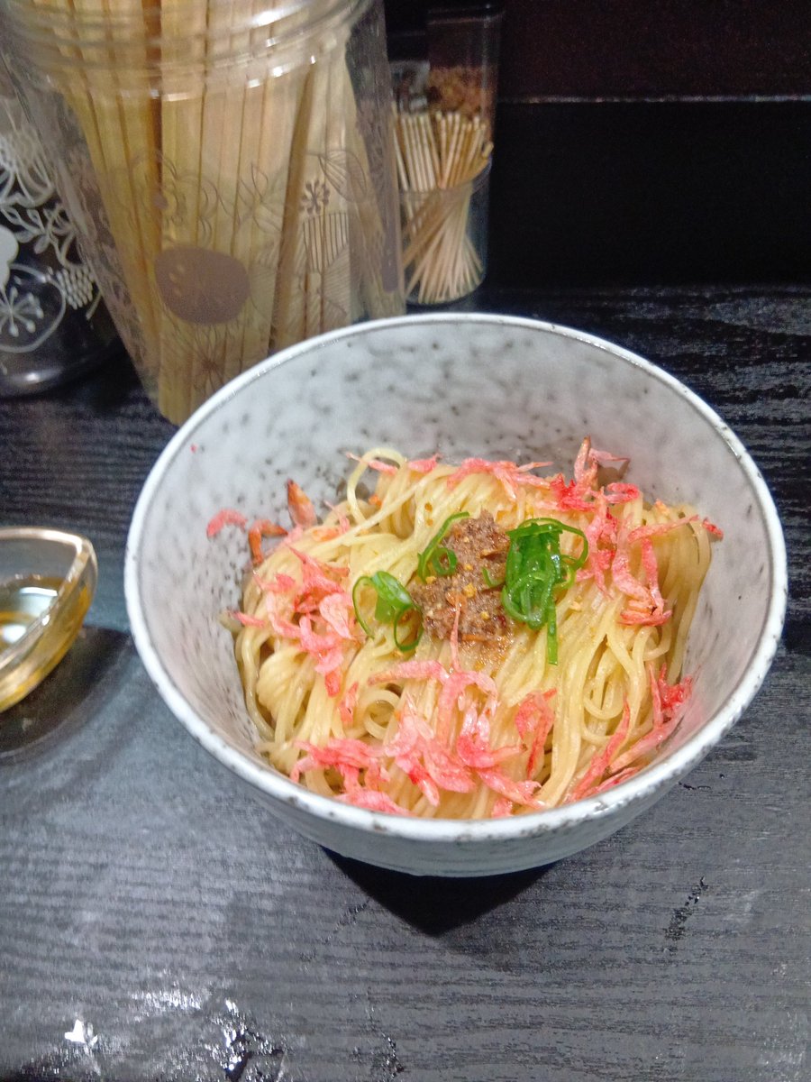 bueru's tweet photo. 麺屋エイトで晩飯。濃厚味噌ラーメンと2日間限定えびの和え玉です。濃厚味噌は安定の旨さ、そしてえびの和え玉がまたウマい！濃厚味噌のスープをかけて濃厚海老味噌にするのめっちゃ良い…… https://t.co/1nq0o45wUM