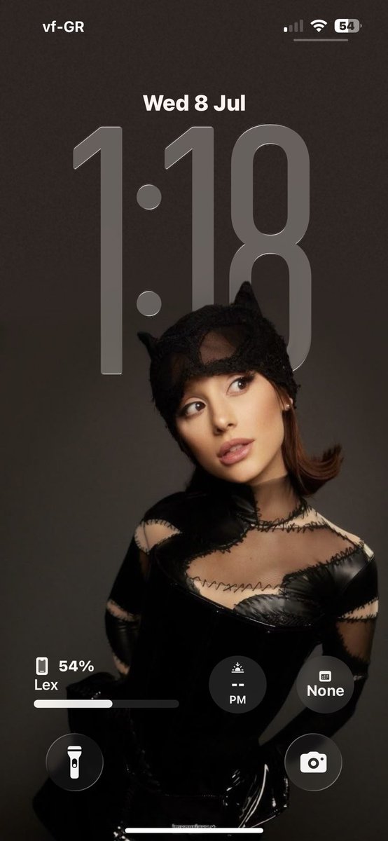 Sweetenergo's tweet photo. Guys show me your wallpapers https://t.co/zoBAP2ly3G