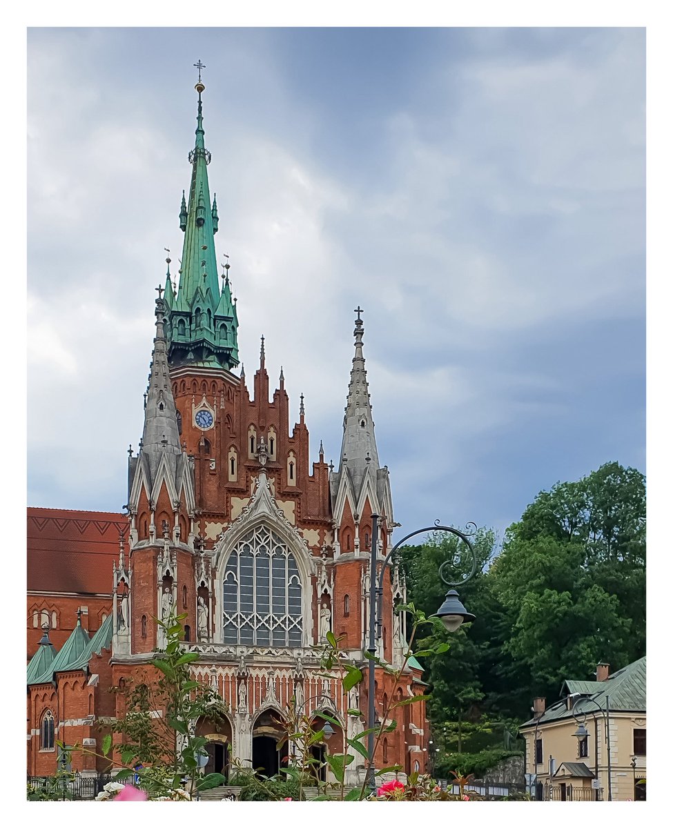 so_dianare's tweet photo. Josefskirche ⛪️

#photography #SoDianare #GalaxyNote10Plus https://t.co/o3LiKSSRds