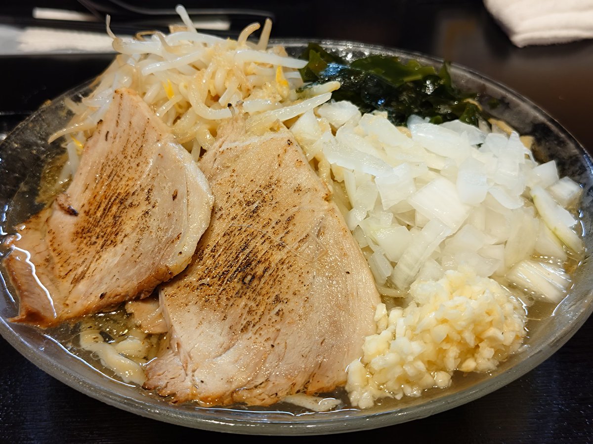 bell_jugem's tweet photo. 今を楽しめ祇園にて冷やしニボシオ300gニンニクあり
今日を逃すと次は来週の金曜…これは行くしかない！
この暑い季節にピッタリの塩がしっかり効いた至高の一杯！
強めの塩味が個人的にすごく好み！
しっかり完飲してパーフェクト！
今日もごちそうさまです！
#今を楽しめ祇園 https://t.co/BayQrxIa5b