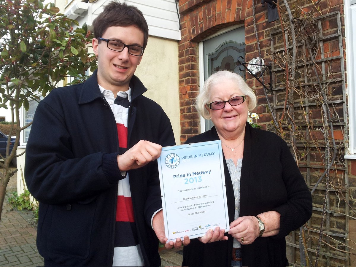 michaelpearcehp's tweet photo. 1/4

I was very sad yesterday to learn that former Hoo Parish Councillor and Hoo Clean Up volunteer Noreen Chambers passed away on 24th June 2026.

Noreen, who was also a talented artist, volunteered with the Hoo Clean Up team from its very first session in January 2012... https://t.co/EzQmXrecQK