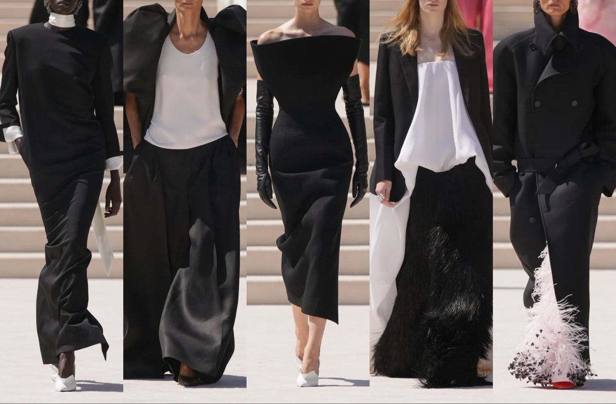 soomienana's tweet photo. Balenciaga FW26 Haute Couture..💛
I’m alive people I’m ALIVEE !! https://t.co/pme1dYlgno