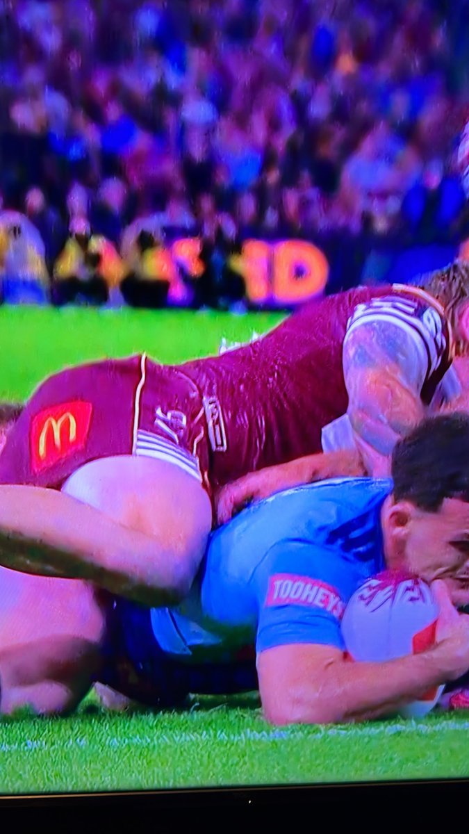 Tisssooo's tweet photo. Cleary scores. #Origin #StateOfOrigin https://t.co/uXQgOjPXxU