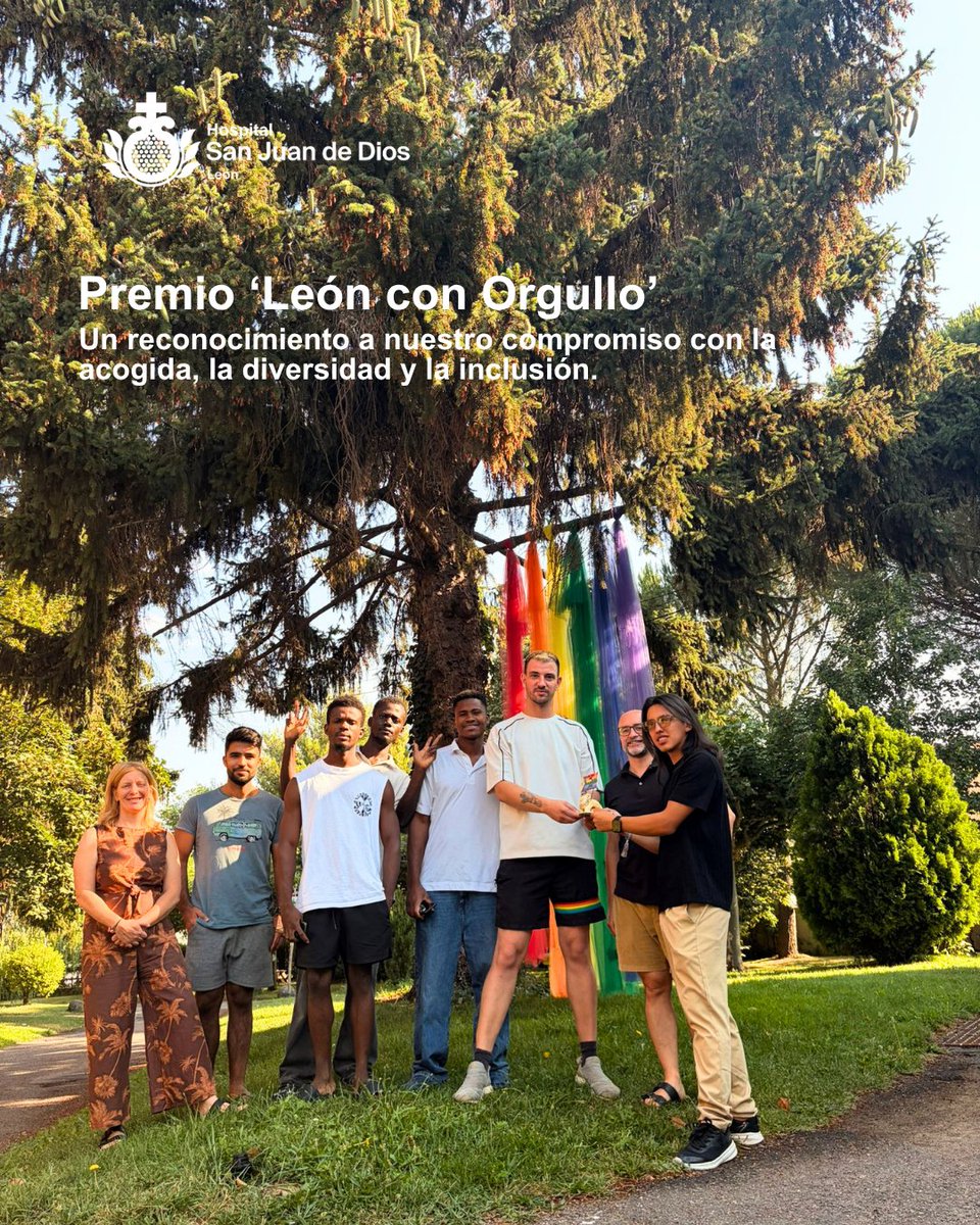 hsjdleon's tweet photo. Ayer recogimos el reconocimiento ’León con Orgullo’.

Este reconocimiento, otorgado por la asociación León con Orgullo LGTBIAQ+, pone en valor el compromiso del equipo de La Fontana, sede del Programa de Protección Internacional (PPI) de San Juan de Dios de León. https://t.co/mDtPj5i3Zd