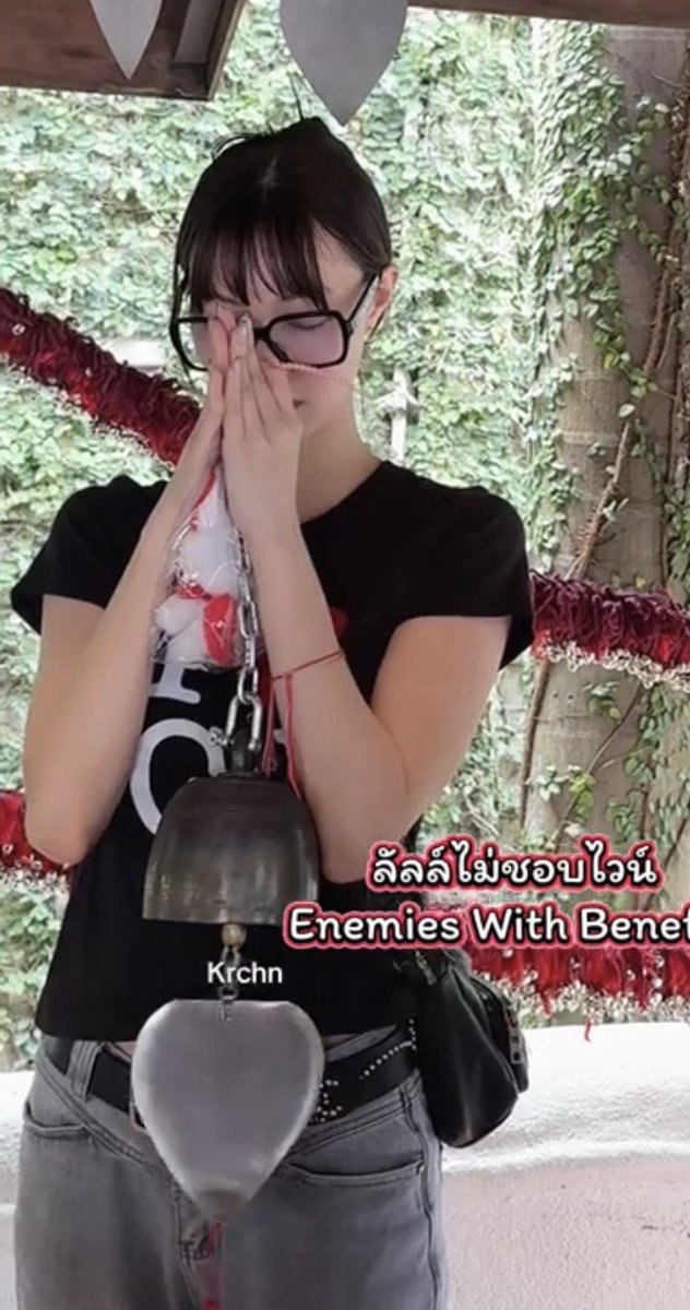 mingkyky's tweet photo. @JanJingjing_TH อ่ะไปไหว้ปุ๊บ!!! เจเวลขึ้นบนระฆังปั๊บ!!! ข้ามคืนเดียวเท่านั้น!!! มาเลยยยยยยยยยยคร้าา!!!!!@JewelGMMTV @Jingjingyu364 @Janhae #JanJingjing https://t.co/VucHQLaabw