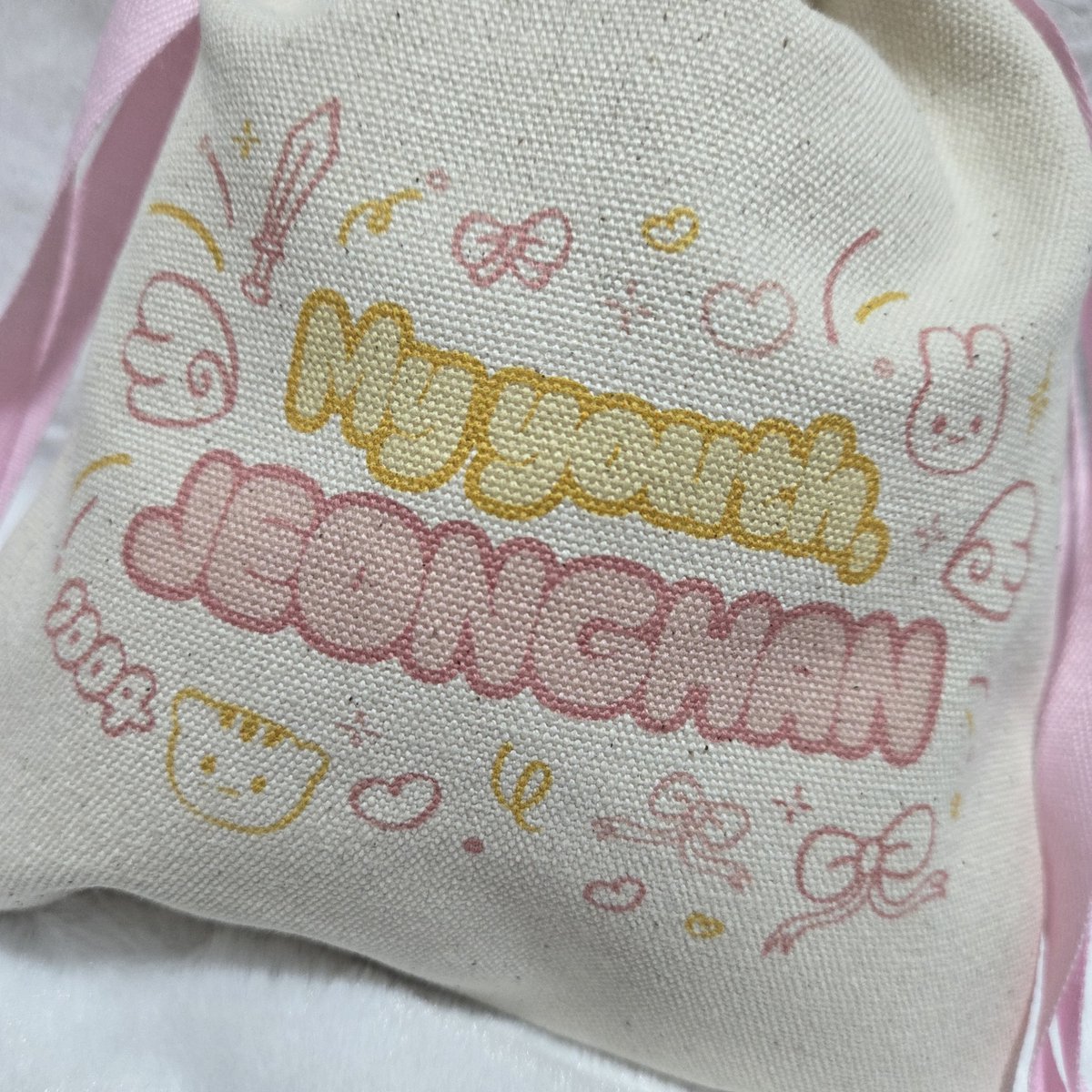 15_166_'s tweet photo. 🩷JEONGHAN 복조리 파우치🩷

#RT 추첨 두분께 파우치를 드립니다

🗓 26.07.09 PM 12:00 ~
      26.07.15 PM 23:59
🔗https://t.co/cbeeatqfgV

🩷많관부🩷

#정한 #JEONGHAN #SEVENTEEN https://t.co/n6X3UifO6D