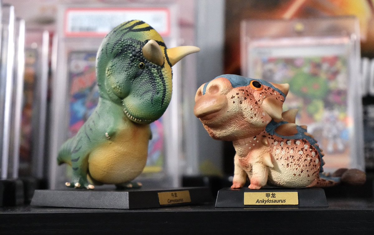 akakttt31's tweet photo. 今何かと話題のヨドバシ池袋で買ったサイコー恐竜フィギュアｶﾜｲｲ https://t.co/kQRBYEzkC4