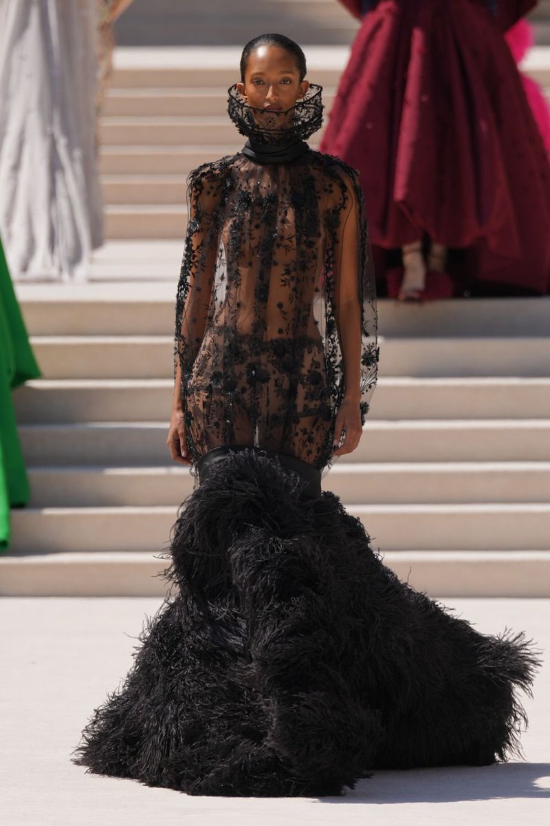 itgirlbackup's tweet photo. Mona Tougaard for Balenciaga couture aw26 https://t.co/TtzcbmEOcS