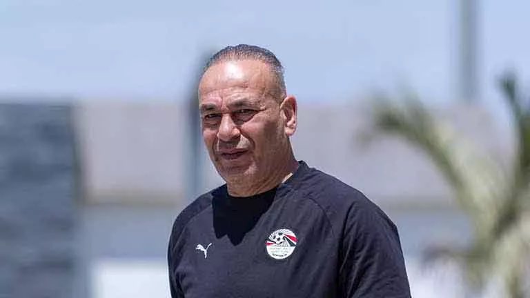 football_li5's tweet photo. 🚨🚨🚨🚨 إبراهيم حسن مساعد مدرب منتخب مصر :

" الفيفا عايزين ميسي ياخذ الكورة الذهبية وهو يلعب في دوري مفيش حتى 3 بيتفرجوا عليه ". https://t.co/8Z30atEcqB