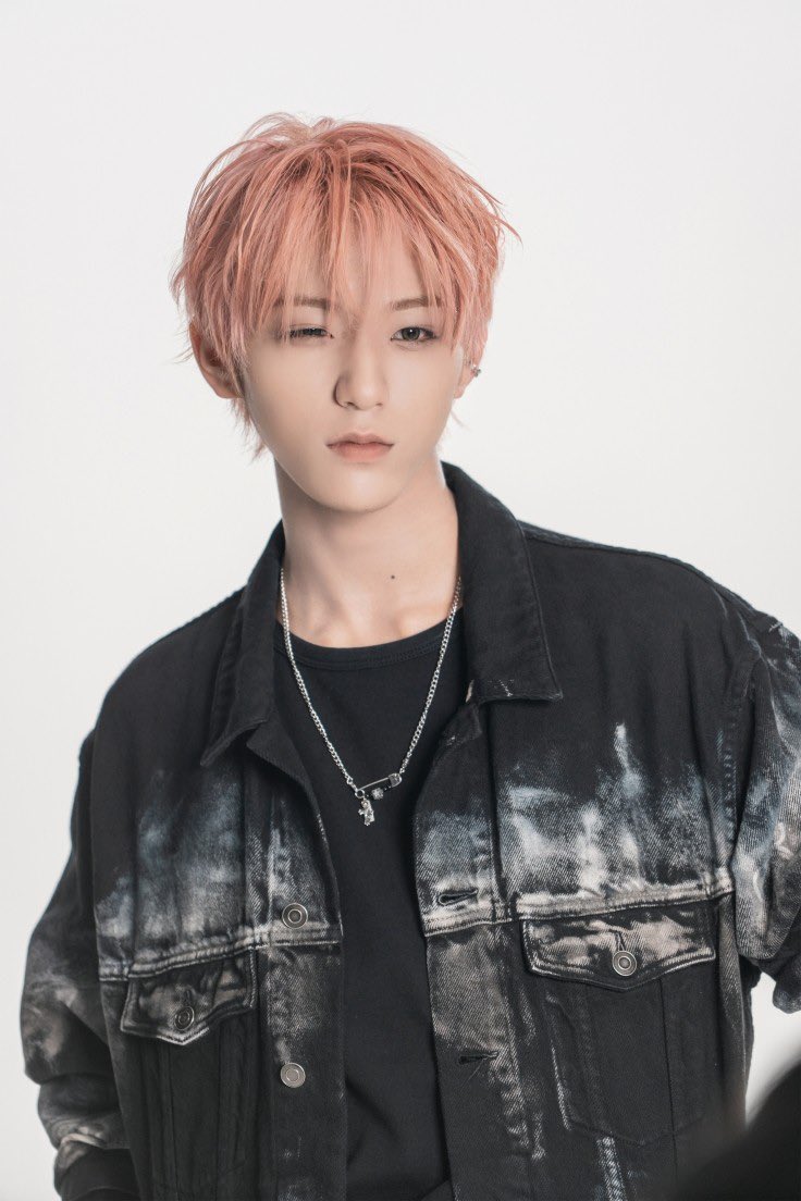 erickagxx's tweet photo. Appreciation post to our baby Daisuke-nini 🐻

I just wanted to tell you how proud I am of you. Thank you for always doing your best and never letting your age stop you from chasing your dreams. Even though you're the maknae, you work so hard and give everything your all, and I really admire that.

Watching you always makes me smile. You're so cute, so fun to watch, and your bright energy has a way of making people happy. I hope you always stay healthy, keep enjoying every moment, and never lose that beautiful smile.

I'll always be cheering for you. Keep shining, Daisuke. You’re doing an amazing job, and I'm so proud of you. 💛✨

#AHOF  #아홉  
#RUN_TO_YOU 
#DAISUKE #다이스케