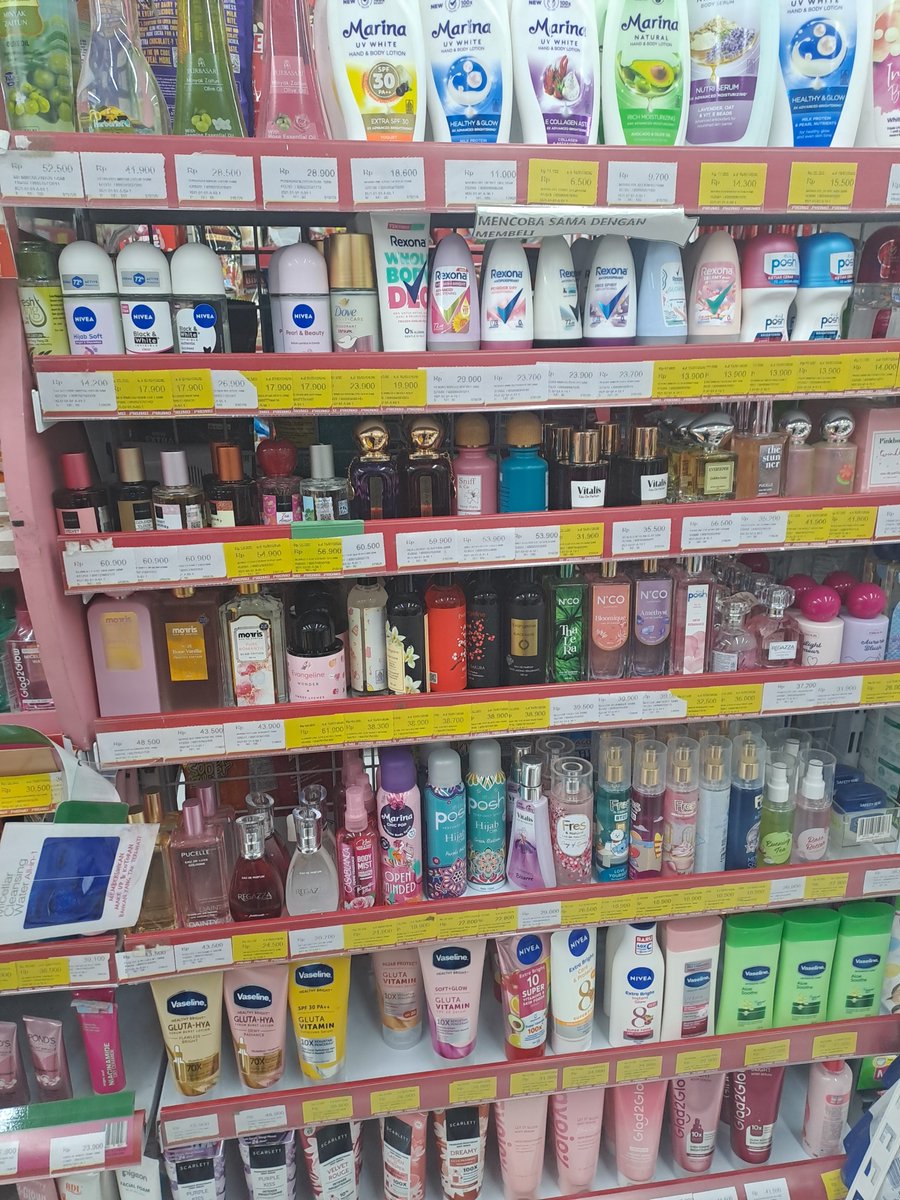rdyajaa's tweet photo. Parfum yang bagus di Alfamart ada ga ya 🤔 https://t.co/G5K6LQA2Wn