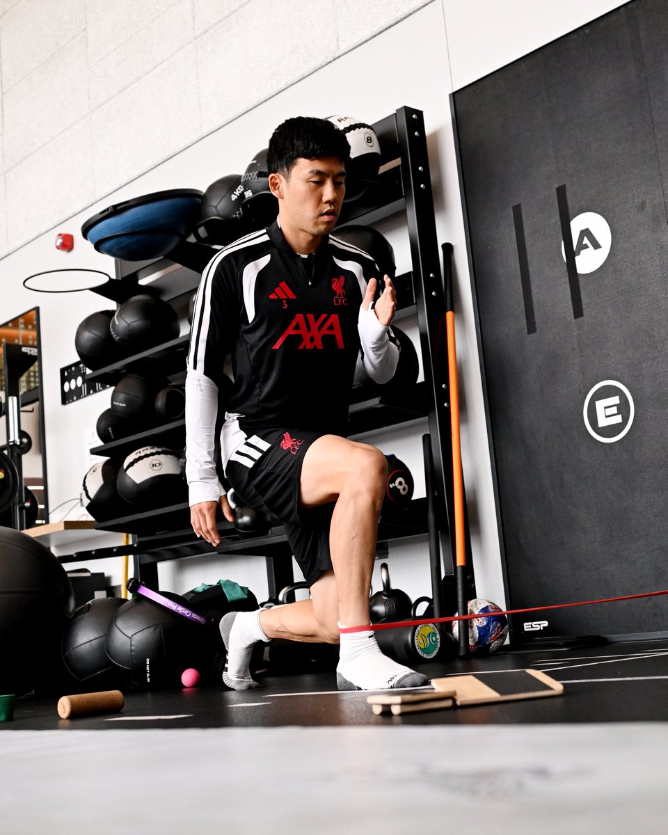 LFCJapan's tweet photo. 航 💪 https://t.co/fvH2NXCxnS