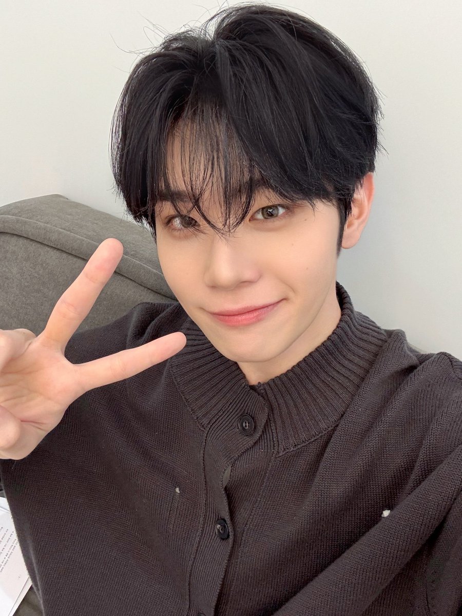 ZB1_official's tweet photo. 260708
<수석연구회> EP.1

#ZEROBASEONE #ZB1 #제로베이스원
#KIMTAERAE #김태래 https://t.co/MlzS3ANIKF