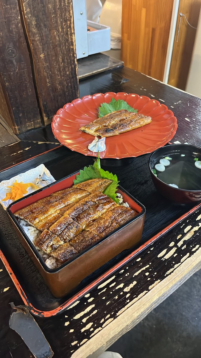 kenjynoufu's tweet photo. やなせたかし記念館アンパンマンミュージアムを観てから高知で一泊😁
ひろめ市場で鰹のタタキを食べて四万十の鰻をいただきました😄
満腹です😂 https://t.co/lCT7T5oUzR