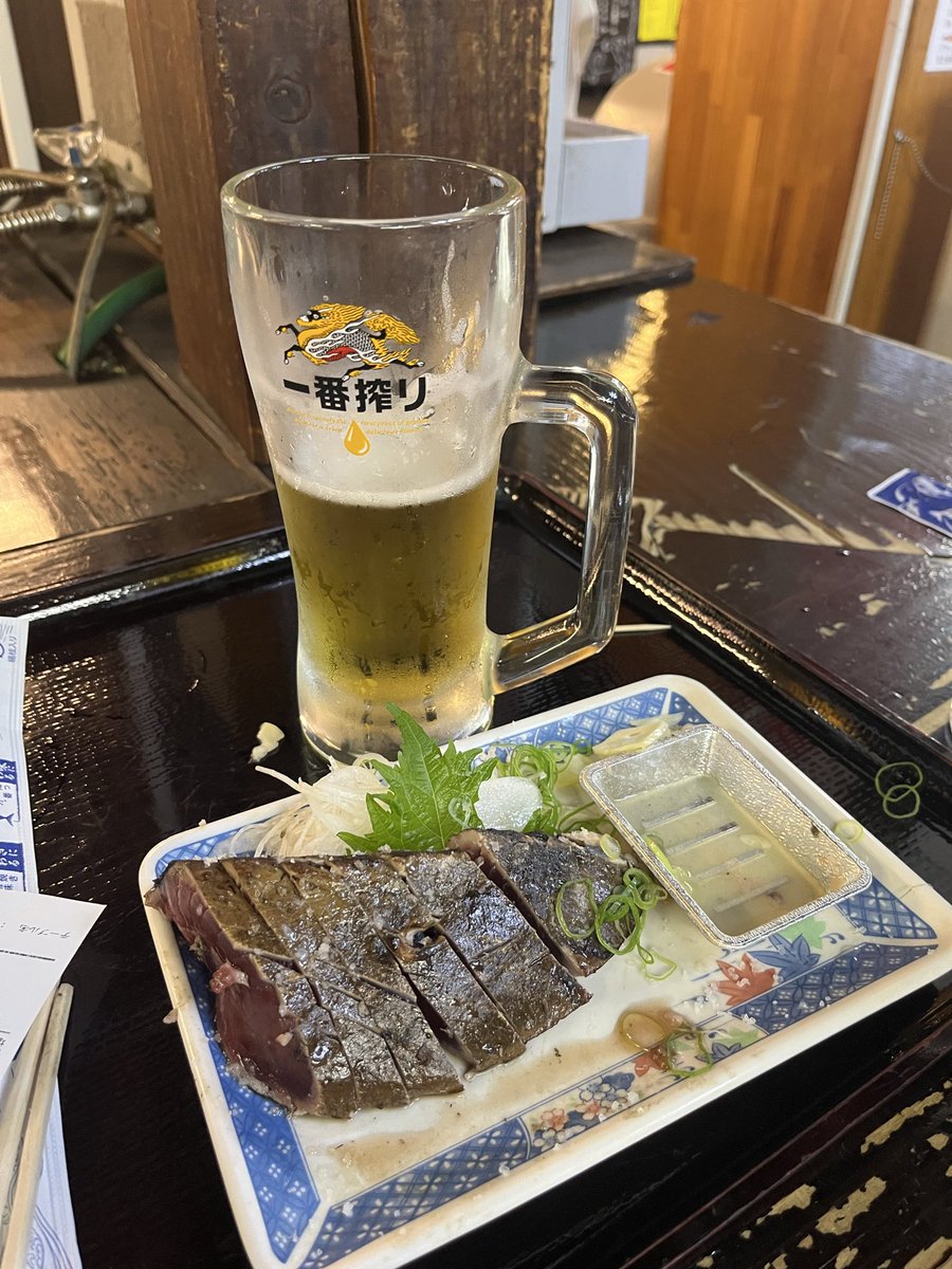 kenjynoufu's tweet photo. やなせたかし記念館アンパンマンミュージアムを観てから高知で一泊😁
ひろめ市場で鰹のタタキを食べて四万十の鰻をいただきました😄
満腹です😂 https://t.co/lCT7T5oUzR