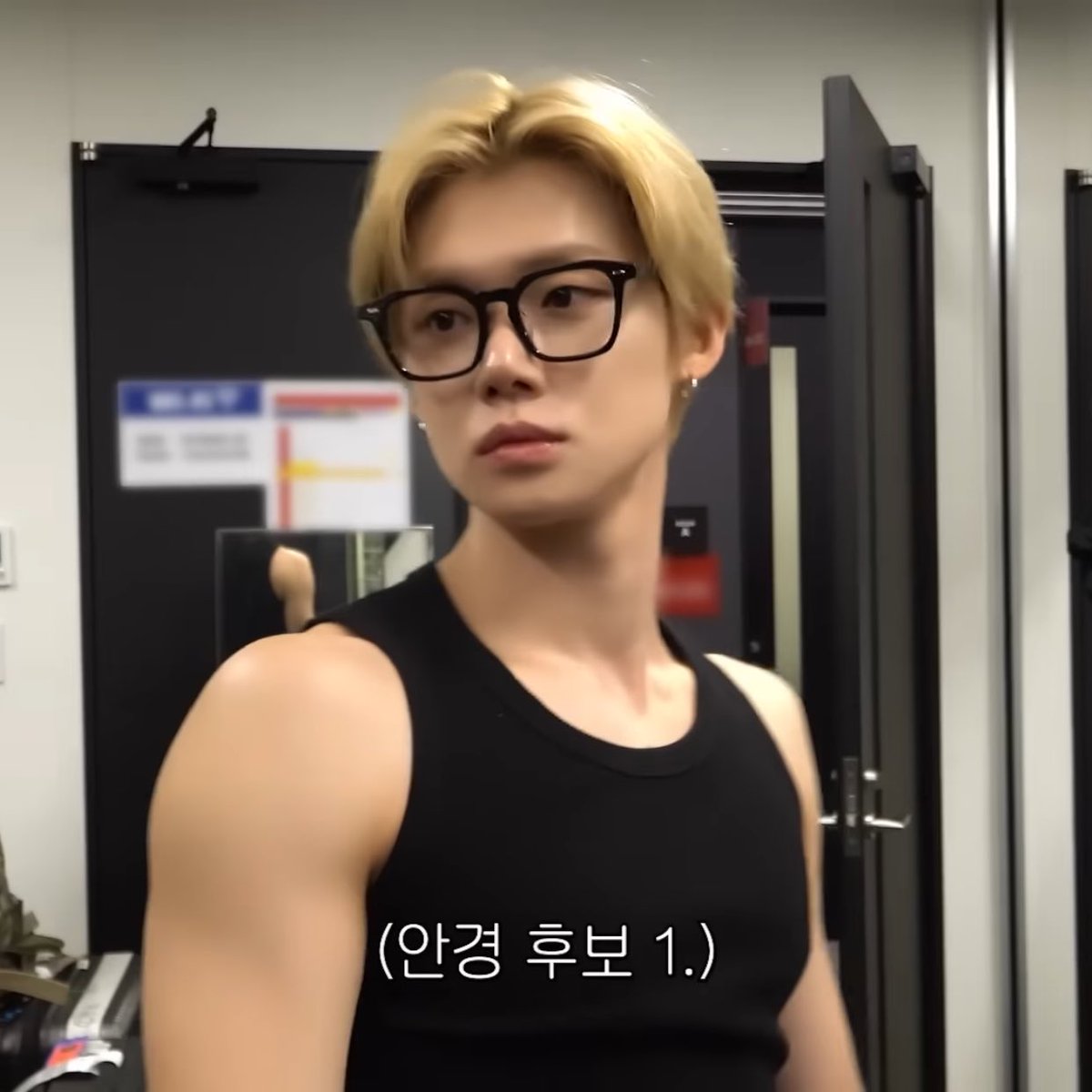 cyjfiles's tweet photo. nerdy https://t.co/UMDpiKZQbs
