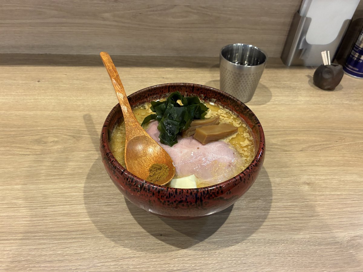 junchan_taruto's tweet photo. 青森市、やはり東北で一番好きな街かもしれん
なんかすごくワクワクする
外国人、見る目あるね

久しぶりの味噌カレー牛乳ラーメン
美味い！😋 https://t.co/0hjUVa5Unx